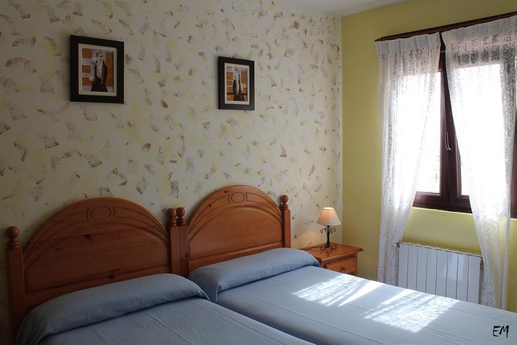 Pension Vega De Pas Comillas Buitenkant foto
