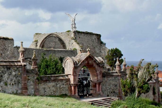 Pension Vega De Pas Comillas Buitenkant foto